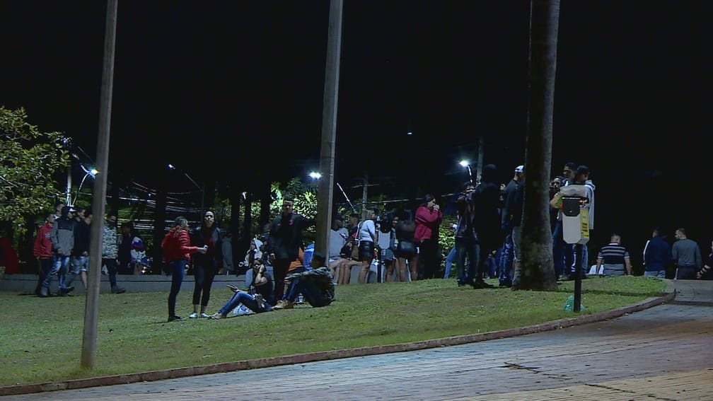 Aglomeração na Praça do Papa e Desrespeito do uso de Máscaras Obrigatório e distanciamento