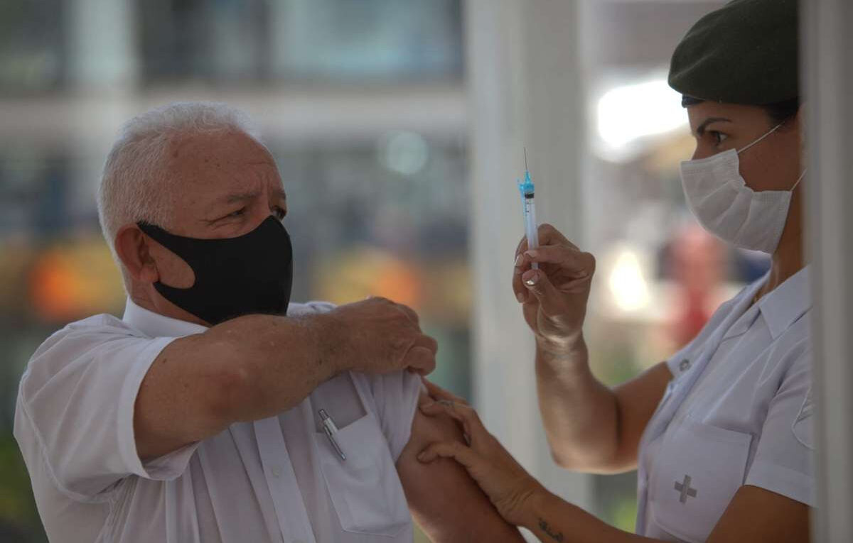 Prefeitura de Belo Horizonte vai atrás de 70 mil não vacinados