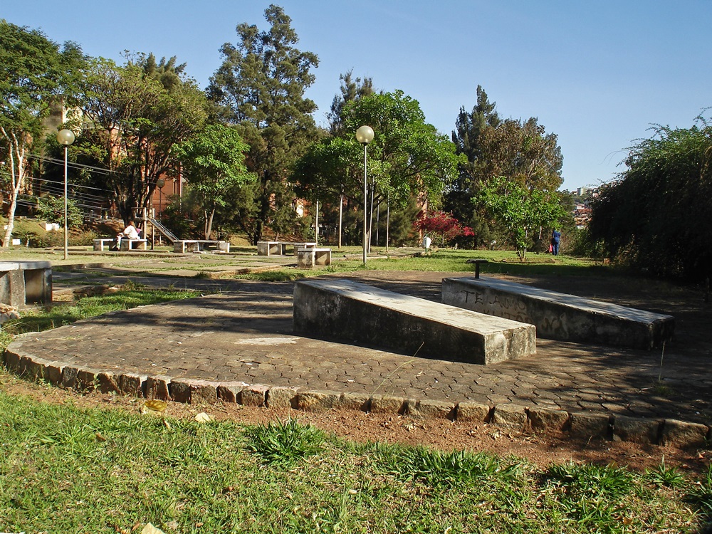 Parque Halley Alves Bessa (Praça Márcio a Menin)