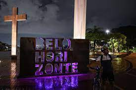 Veja fotos do letreiro instalado na Praça do Papa, em Belo Horizonte!
